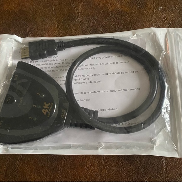 4K HDMI 2.0 Cable Auto Switcher Splitter Adapter 3 In to 1 Out Device. - Picture 2 of 4